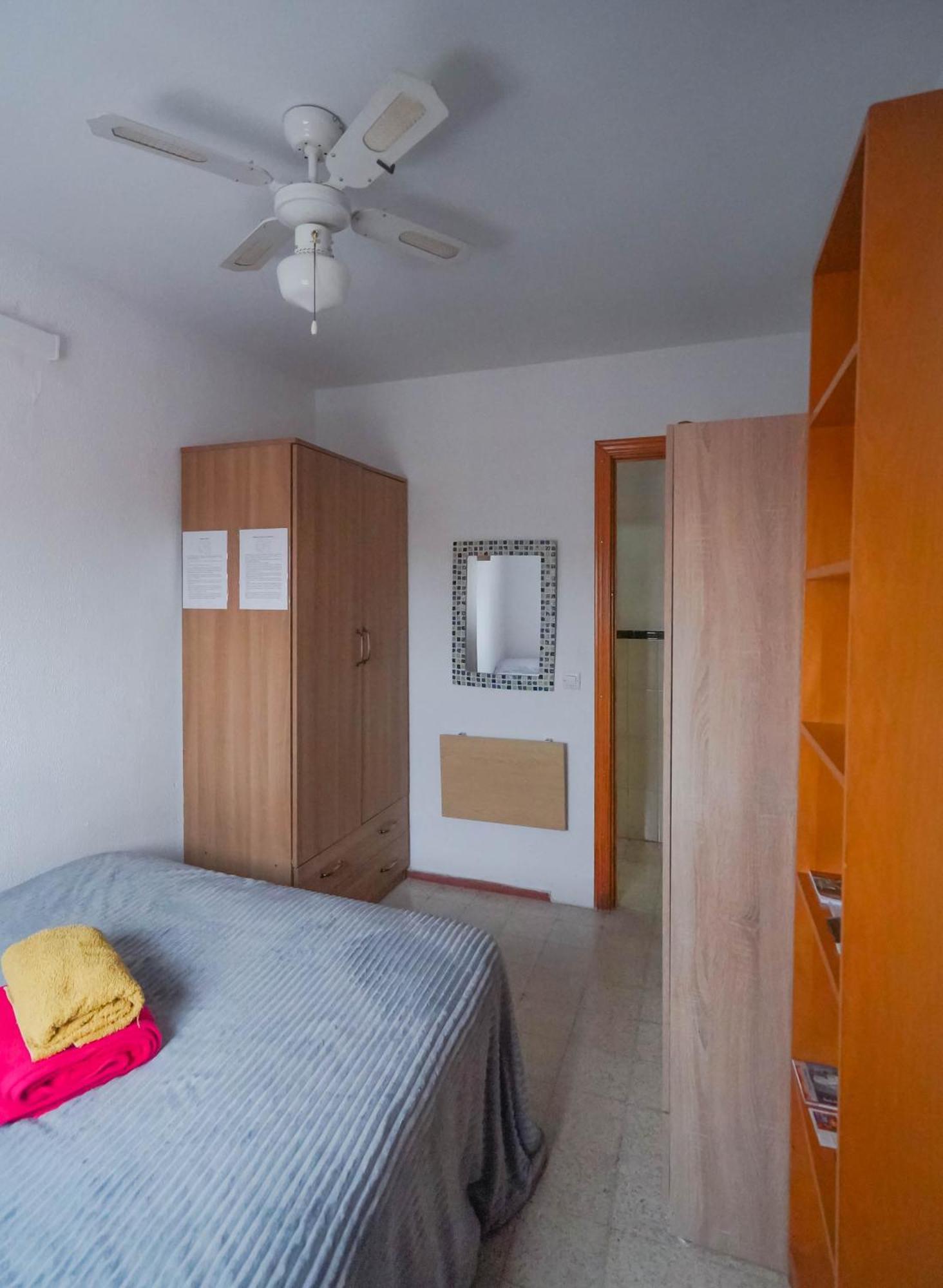 Habitaciones Privadas Con Cama Doble En Sevilla Extérieur photo