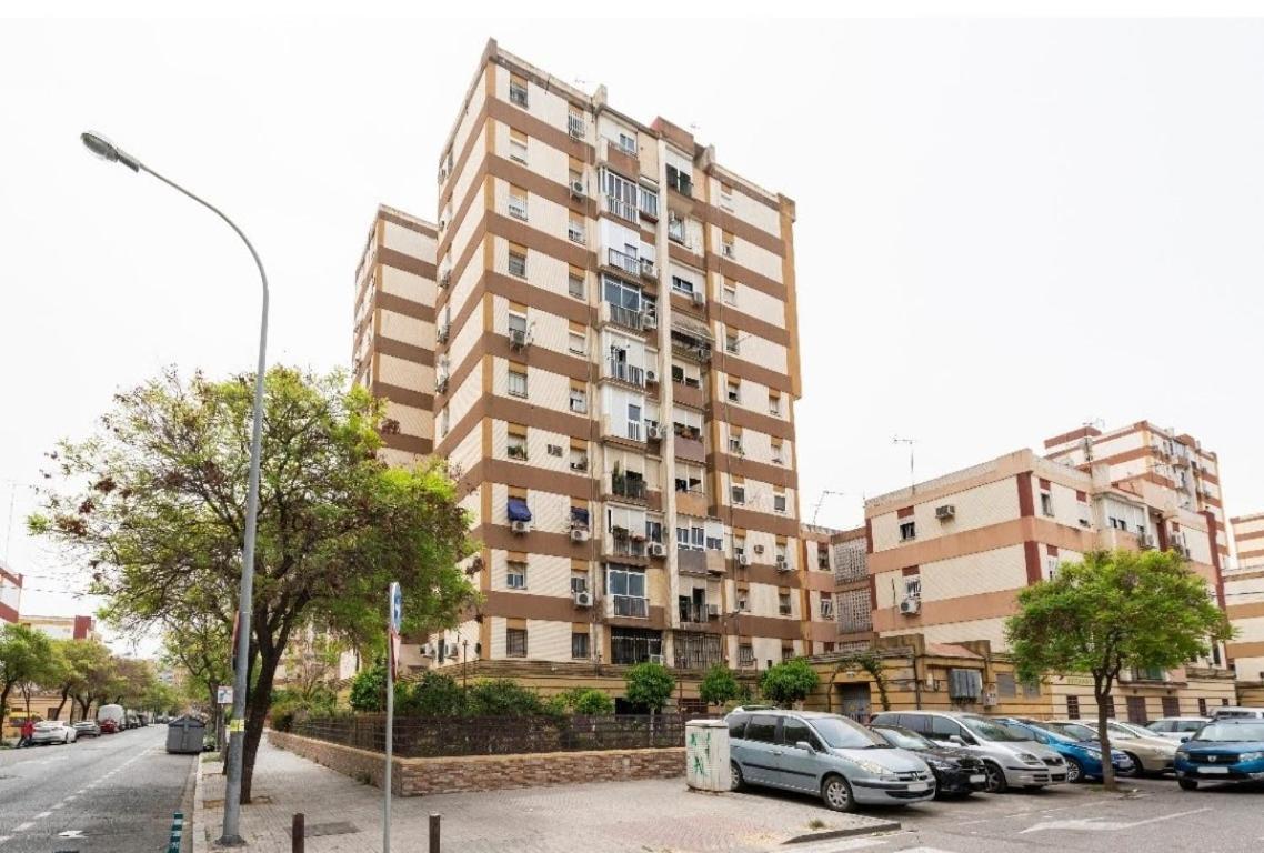 Habitaciones Privadas Con Cama Doble En Sevilla Extérieur photo